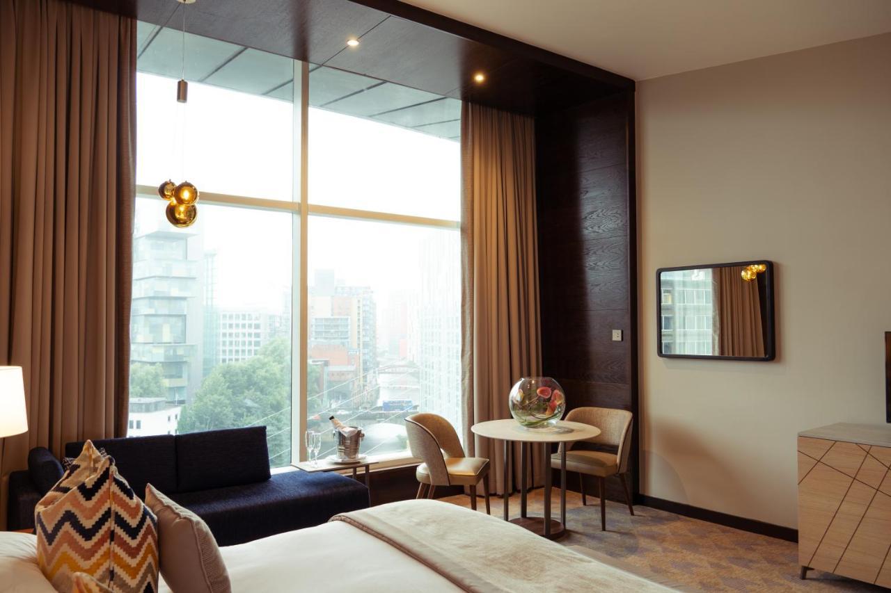 The Lowry Hotel Manchester Exterior foto A room at the hotel