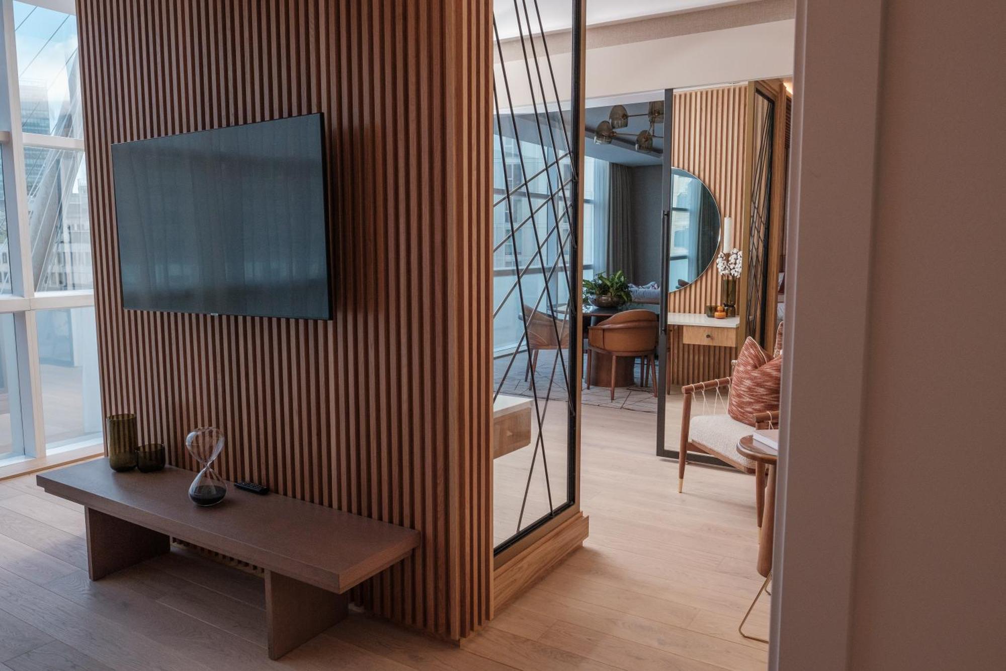 The Lowry Hotel Manchester Exterior foto Interior of a typical apartment