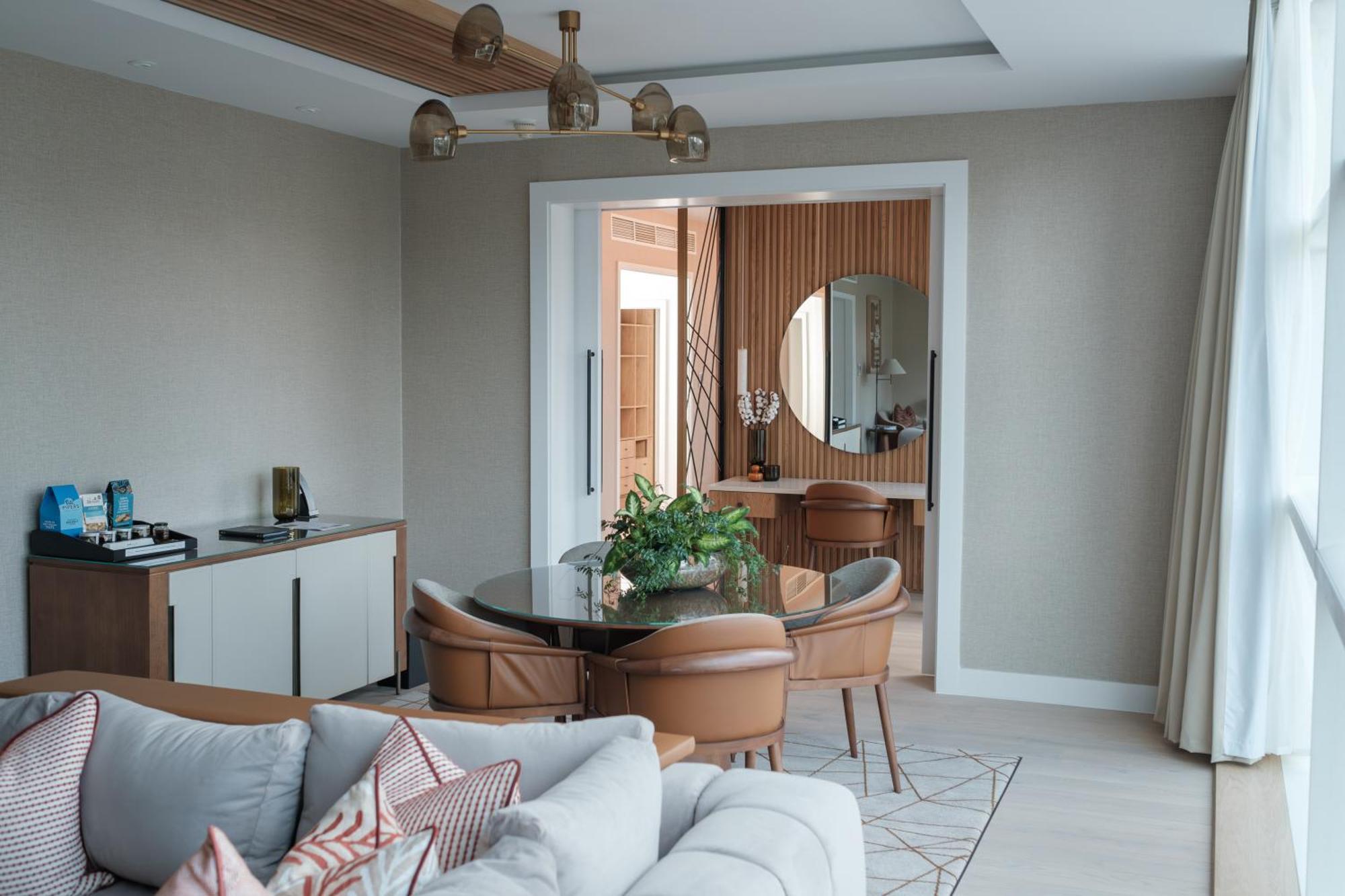 The Lowry Hotel Manchester Exterior foto A suite at the Ritz-Carlton, DIFC